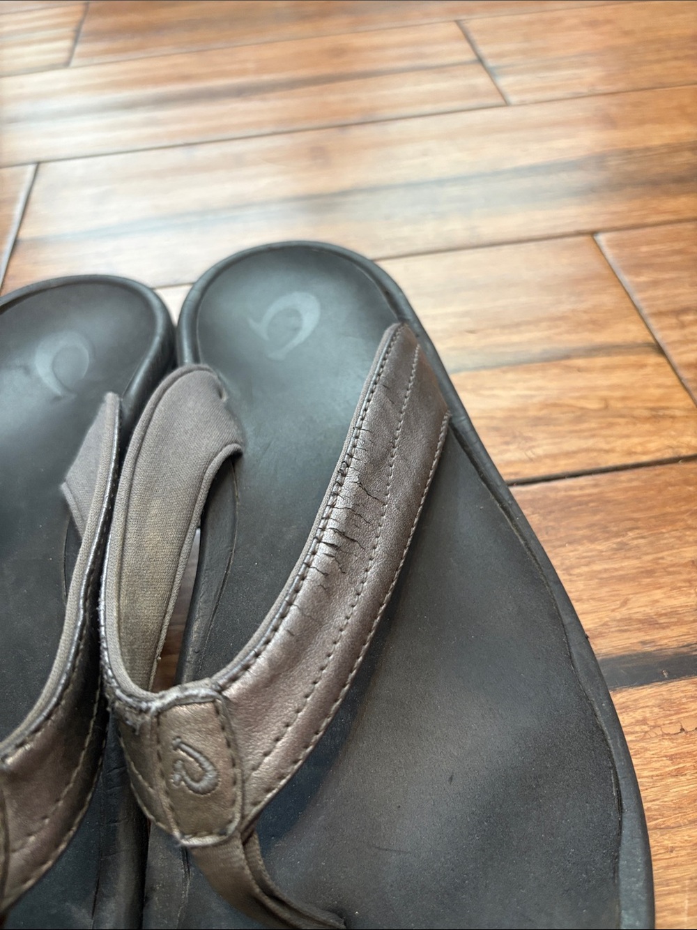 Olukai Ohana Women’s Size 10 Flip Flops Sandals Gray Black Thong Summer - Picture 2 of 12